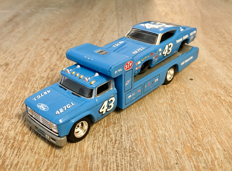 Illustration for article titled LaLD Car Week: 1969 Team Petty Transport